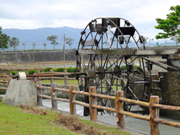 池上圳進水口水利公園-仿古水車