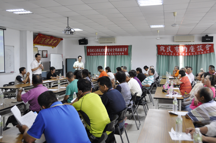 A large number of growers attended the lecture in Banchiu (Beinan).