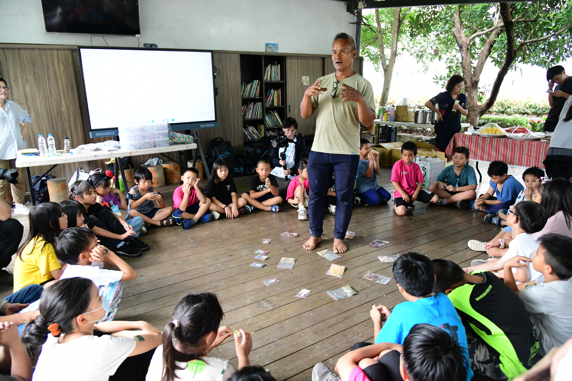 巴喜告部落族人Tama Dahu介紹布農族傳統豆類作物,傳承部落原民文化 巴喜告部落族人Tama Dahu介紹布農族傳統豆類作物,傳承部落原民文化