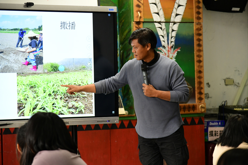 青農林建中講師上課情形