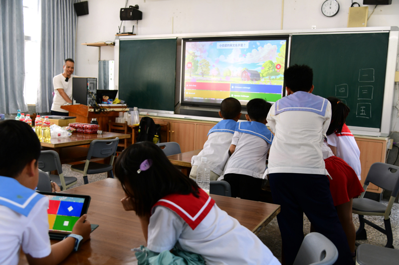 講師運用互動遊戲加深學生的學習印象 講師運用互動遊戲加深學生的學習印象