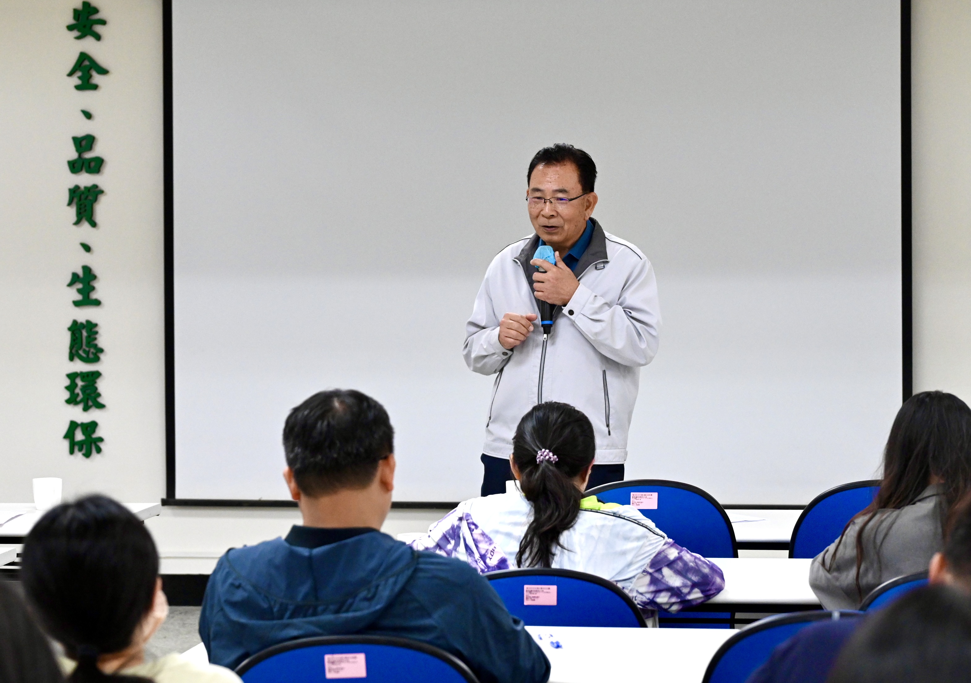 陳信言場長主持開訓