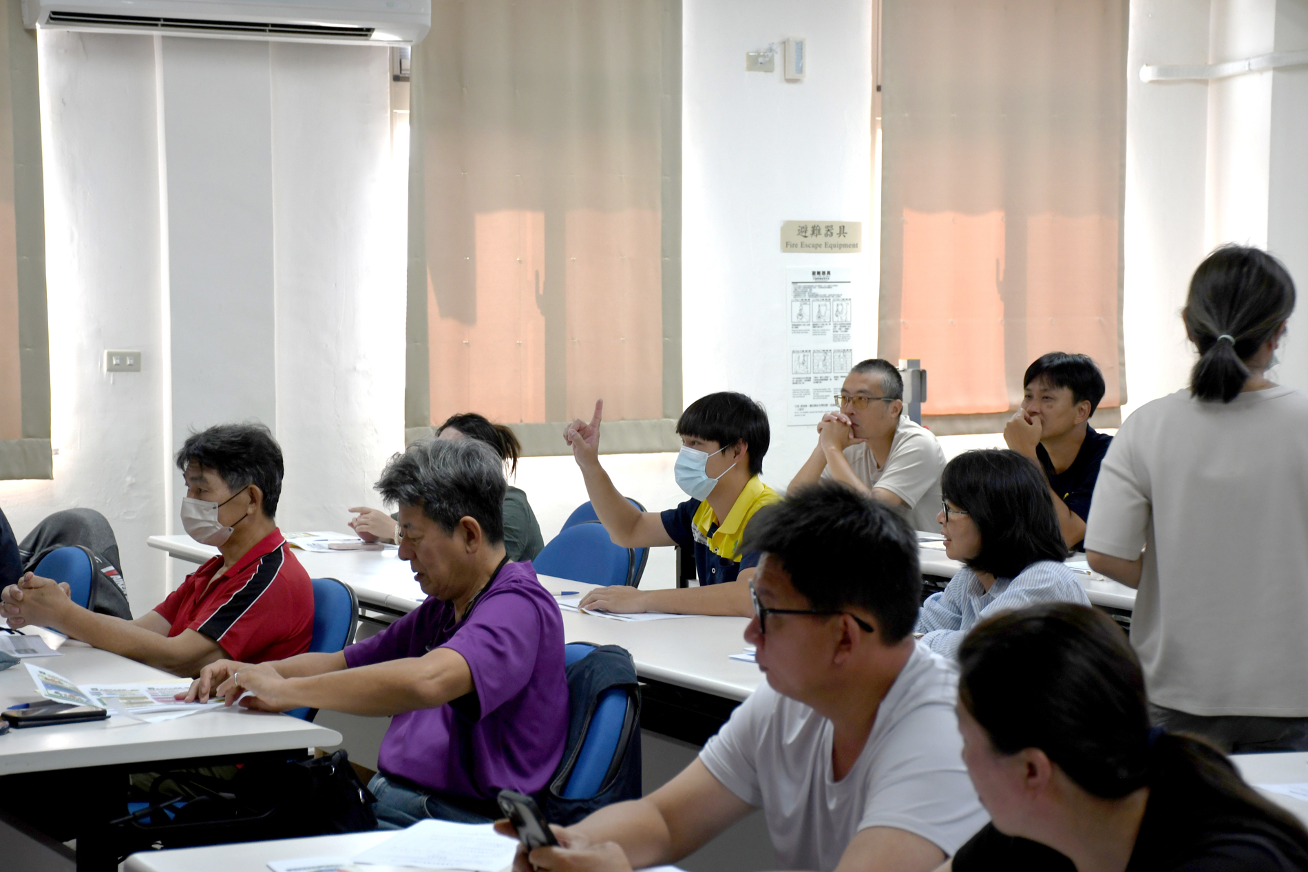 學員參與講座交流討論農產加工品衛生安全與包裝標示注意事項 學員參與講座交流討論農產加工品衛生安全與包裝標示注意事項