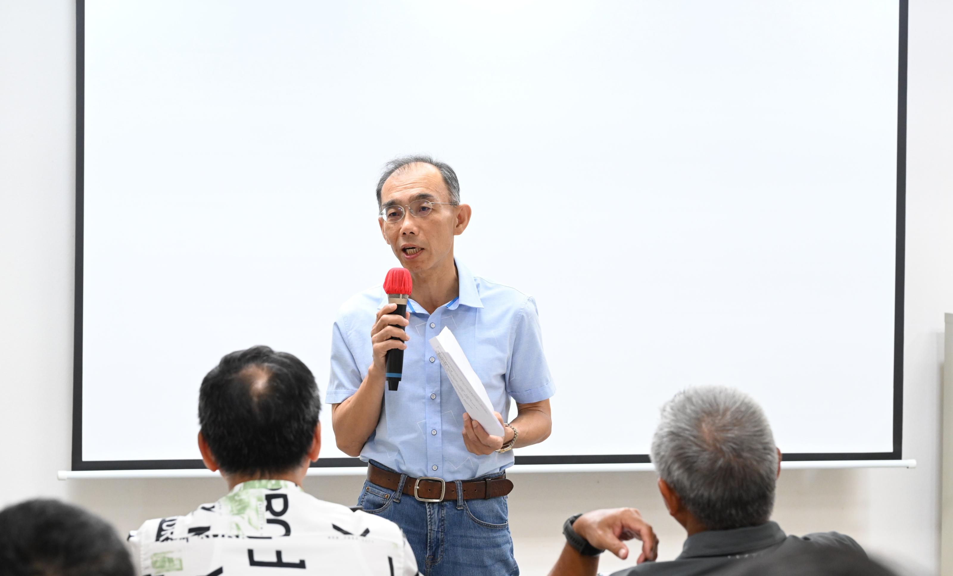 臺東農改場周泳成秘書開訓時鼓勵學員積極學習並善加利用數位工具