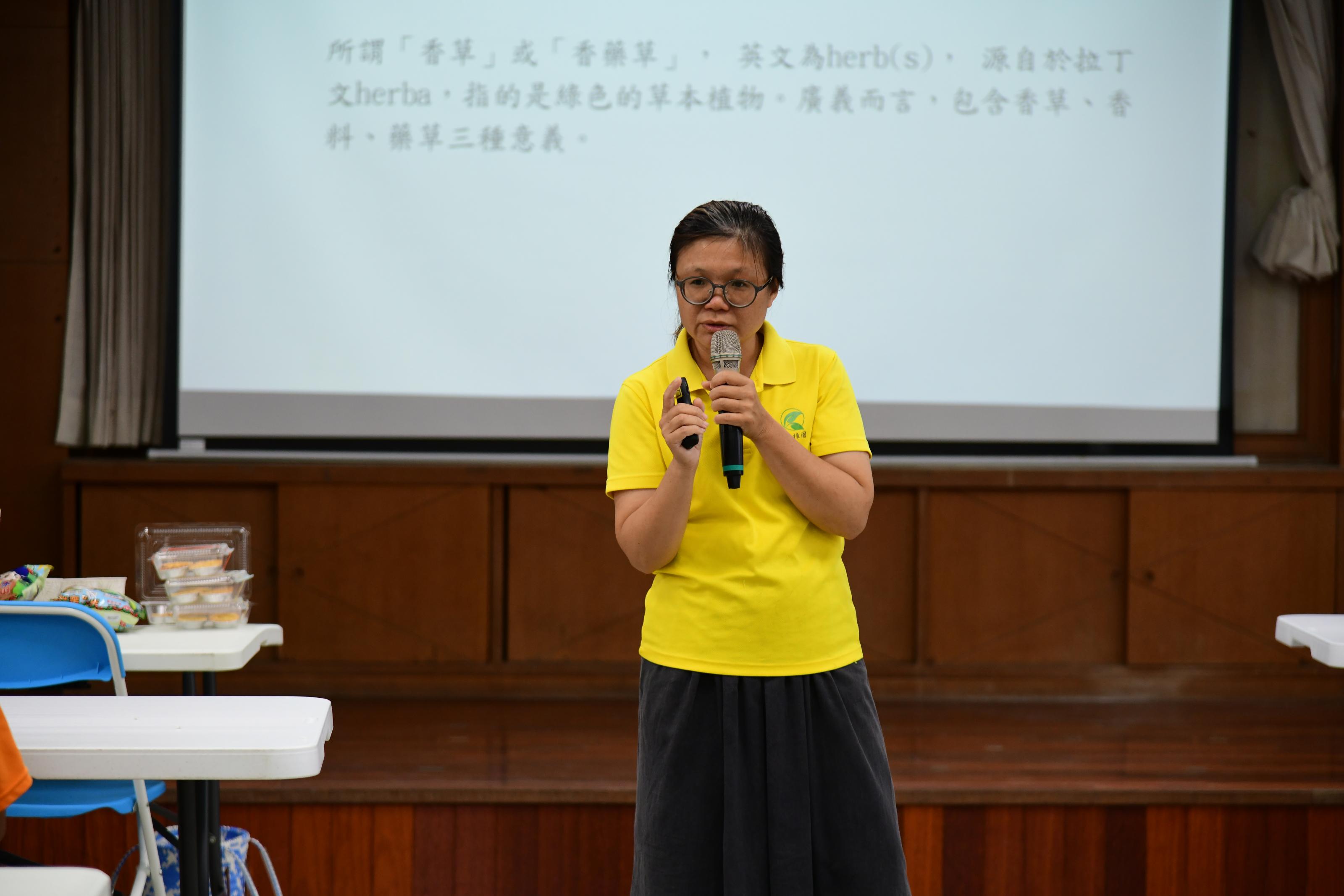 青農吳美樺講師介紹檸檬香茅特性