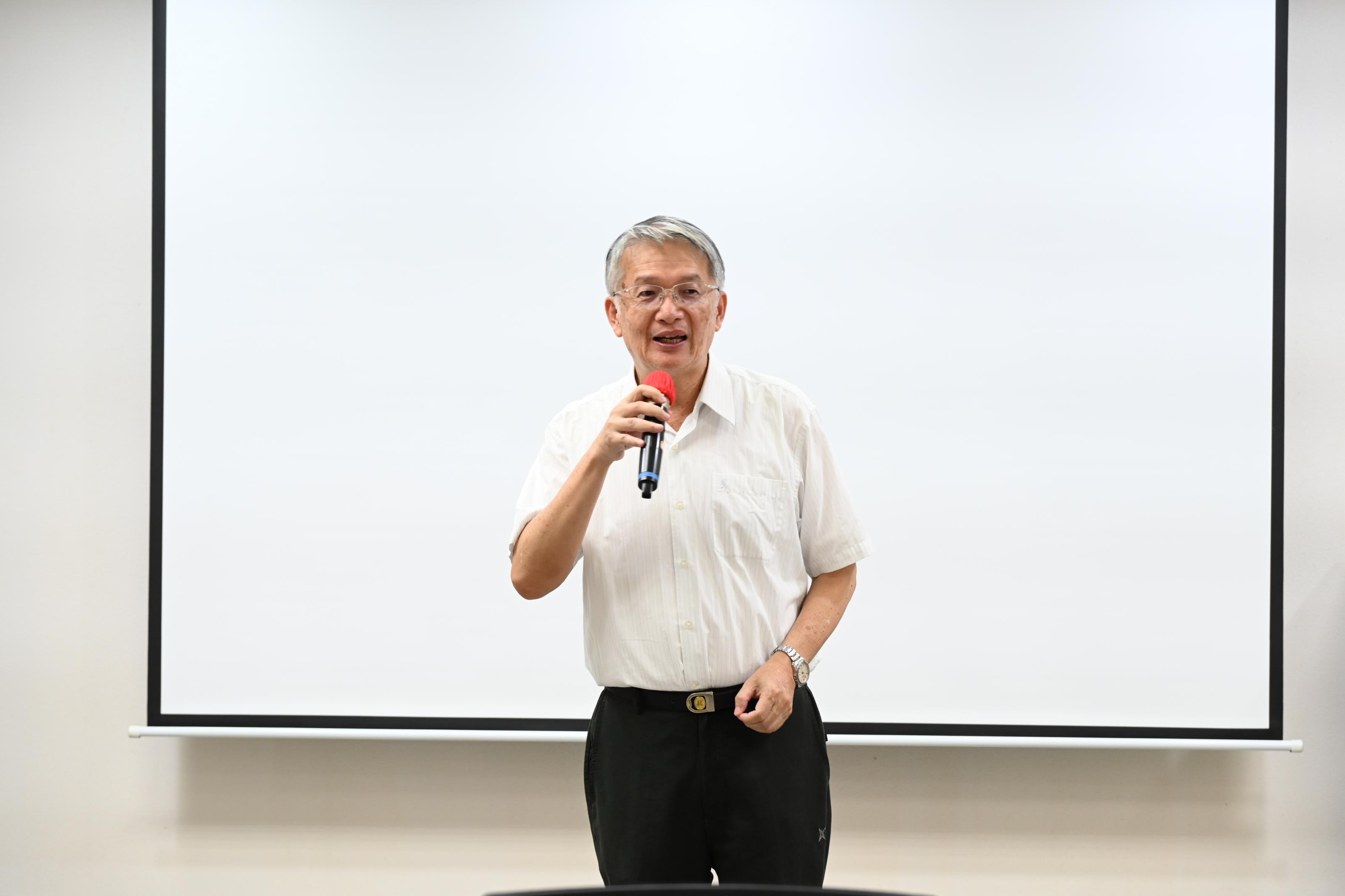盧柏松副場長主持開訓