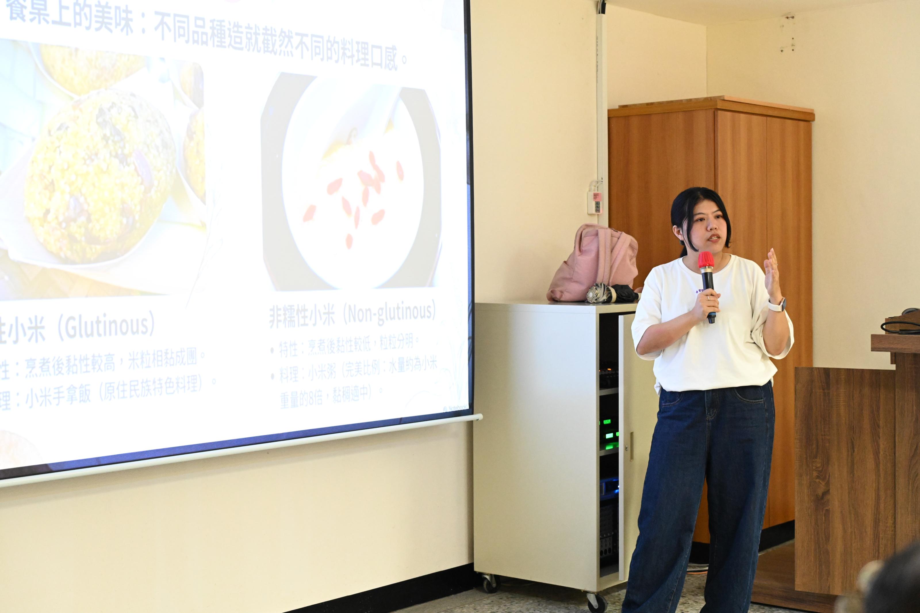 池上鄉農會吳汶芳指導員分享小米卡牌教具使用案例