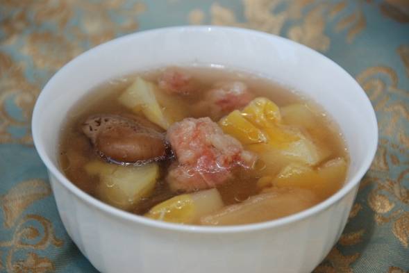 木虌果排骨酥湯