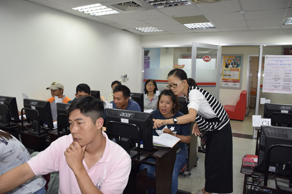 講師指導學員實務操作