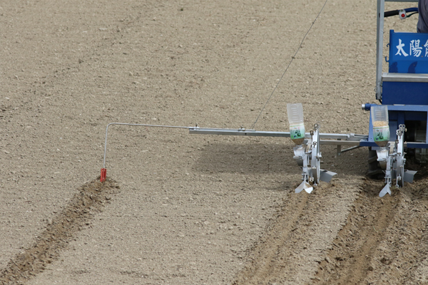 劃線器可提供換行播種時良好定位 劃線器可提供換行播種時良好定位