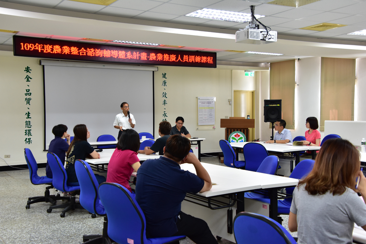 周泳成秘書主持開訓 周泳成秘書主持開訓