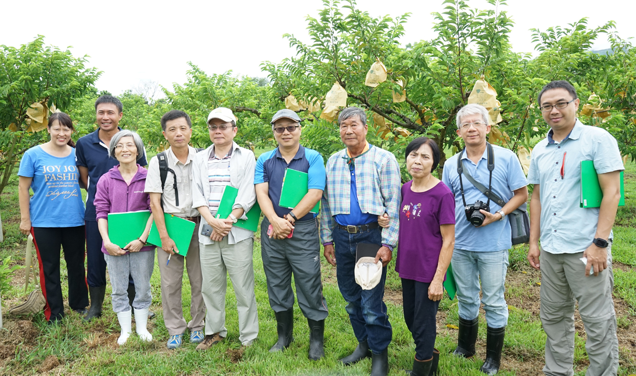 番荔枝果園評鑑委員合影