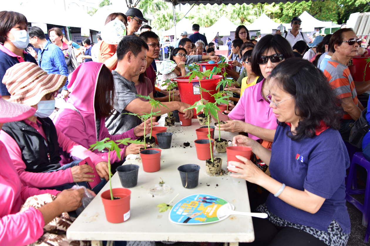 臺東場精心安排DIY體驗，讓民眾在體驗中學習農業知識