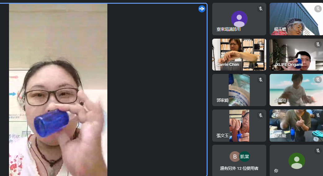 左手香工作坊-路薇嵐講師帶領學員線上同步製作土肉桂及艾草保健產品-防蚊液及香塔。