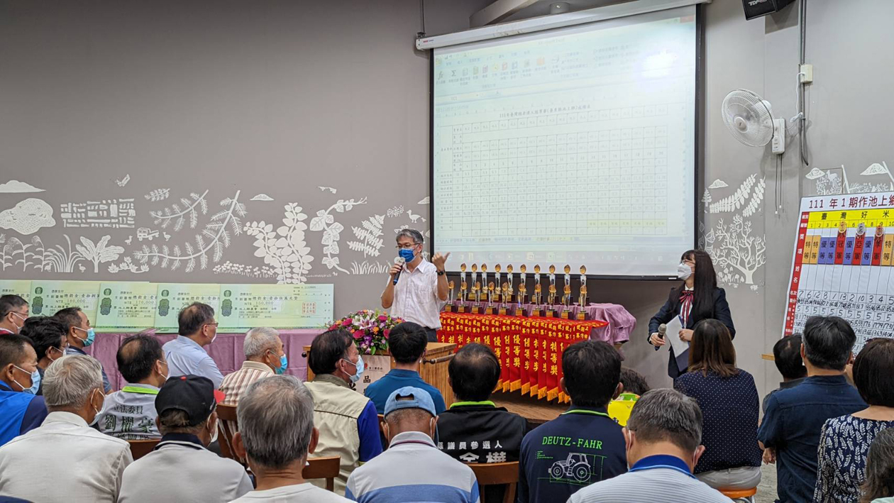 圖3. 臺東場盧柏松副場長嘉勉農友持續為池上鄉稻米品質努力