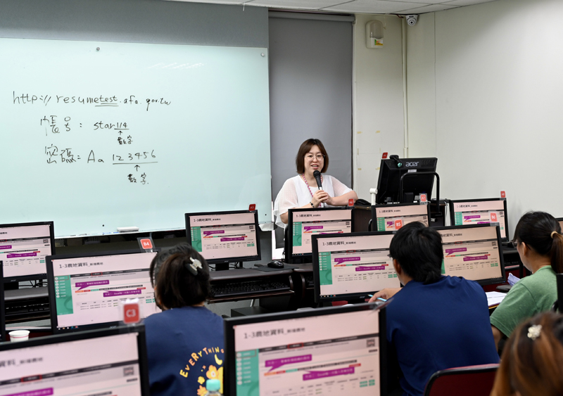 產銷履歷系統介面操作及維護管理說明 產銷履歷系統介面操作及維護管理說明