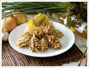 蝶影飛舞香椿情