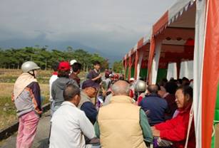 於鹿野鄉辦理水稻合理化施肥觀摩會情形