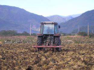 利用深耕技術改善土壤物理性