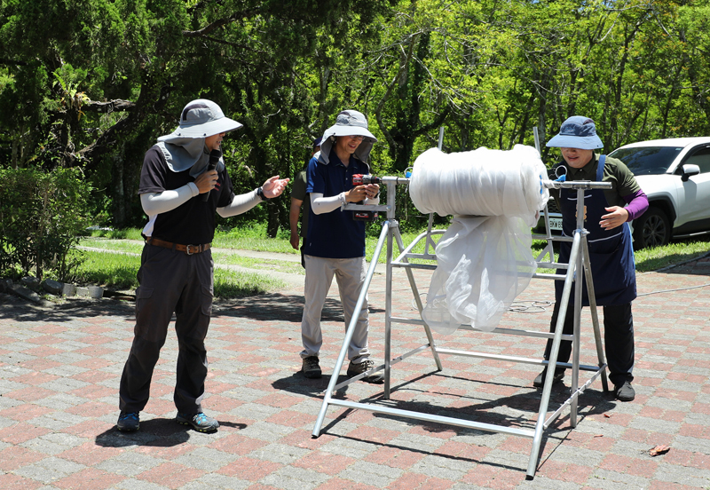 可收折防猴網捲收機械