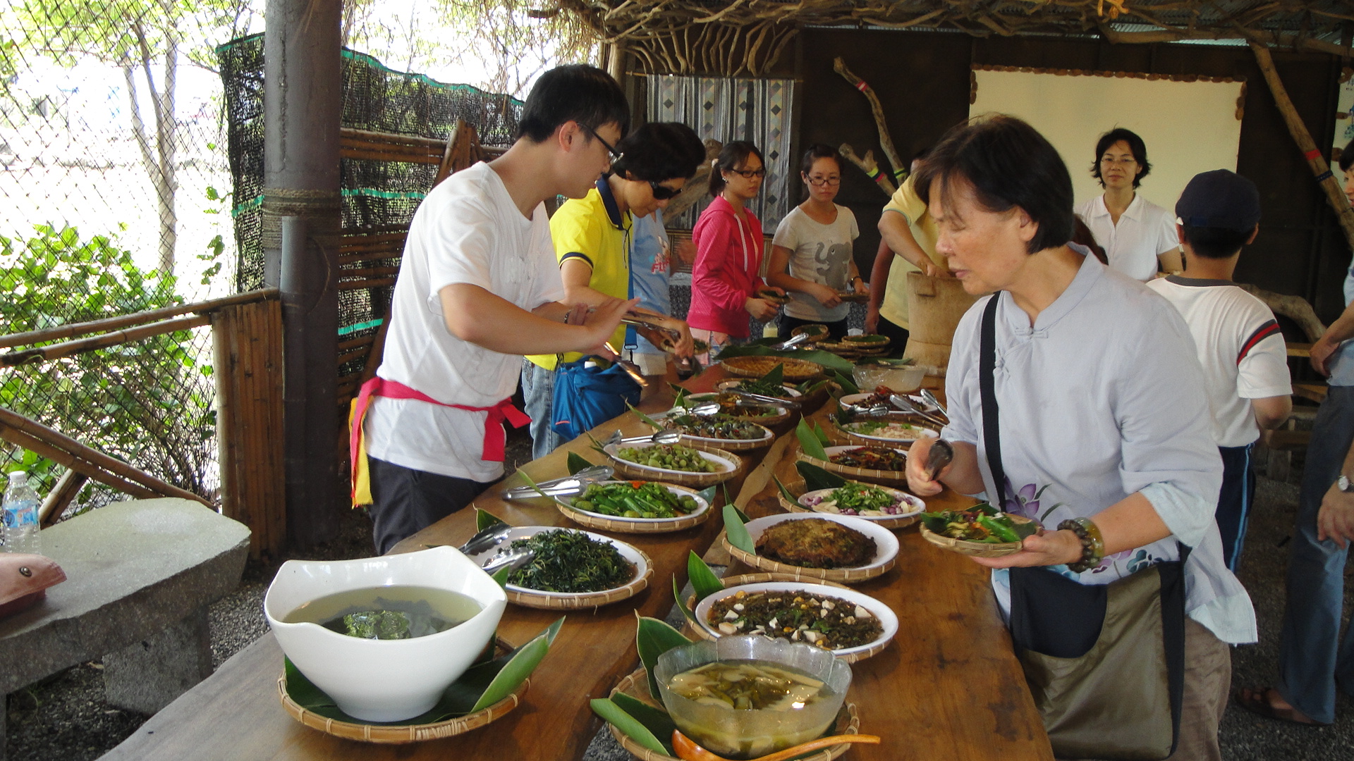 推廣社區部落廚房成為研發在地食材創意料理的據點，亦兼負串聯1-3級產業新勢力使命。